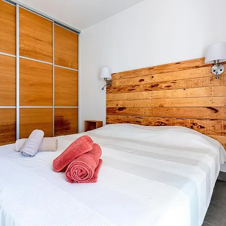 Apartment Le Clos Des Oliviers - Avec Balcon, Proche LʼÎle-Rousse
